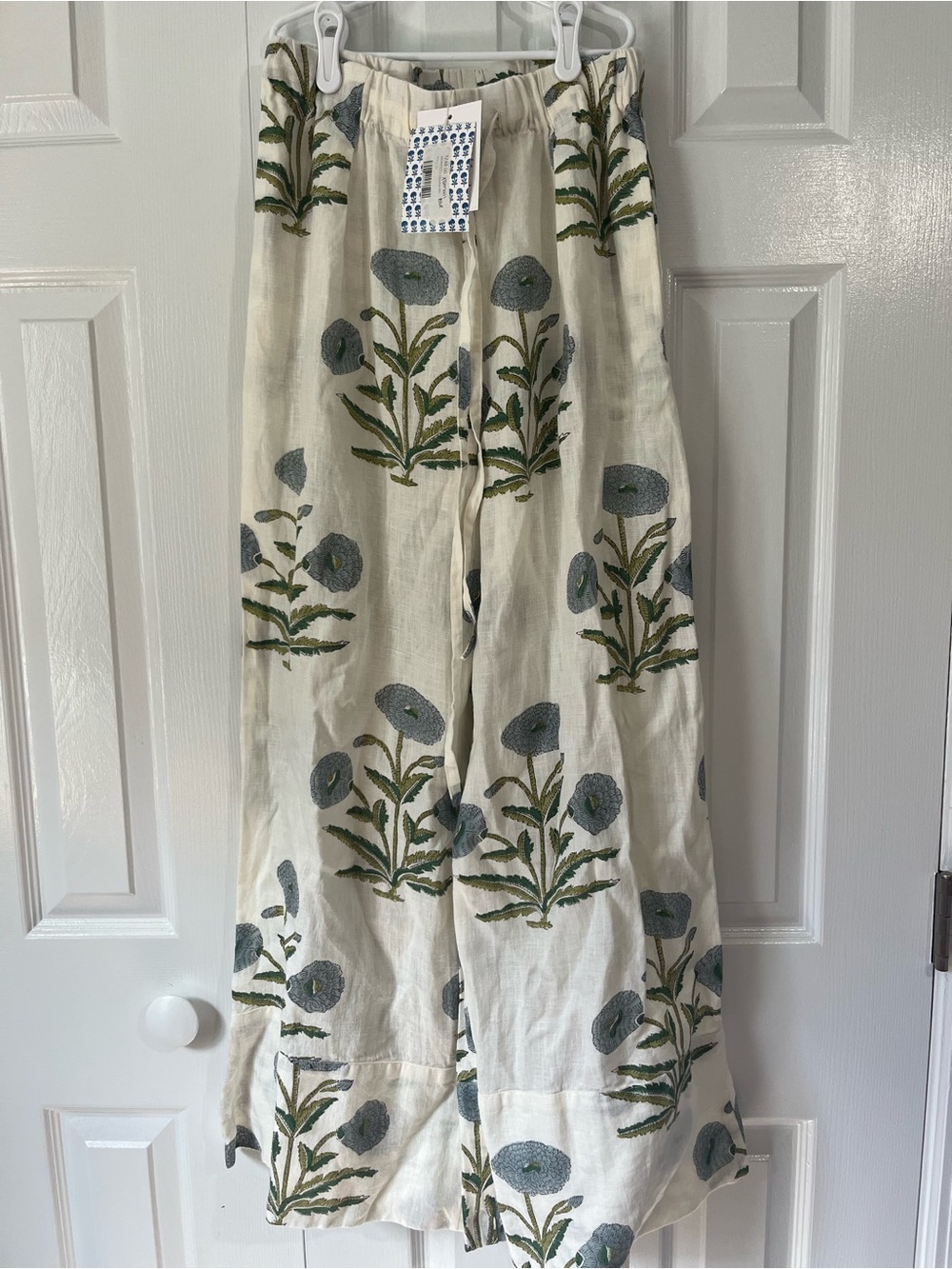 Maison Marigold Wide-Leg Linen Pants with a Green and Blue Floral Print - Picture 4 of 10